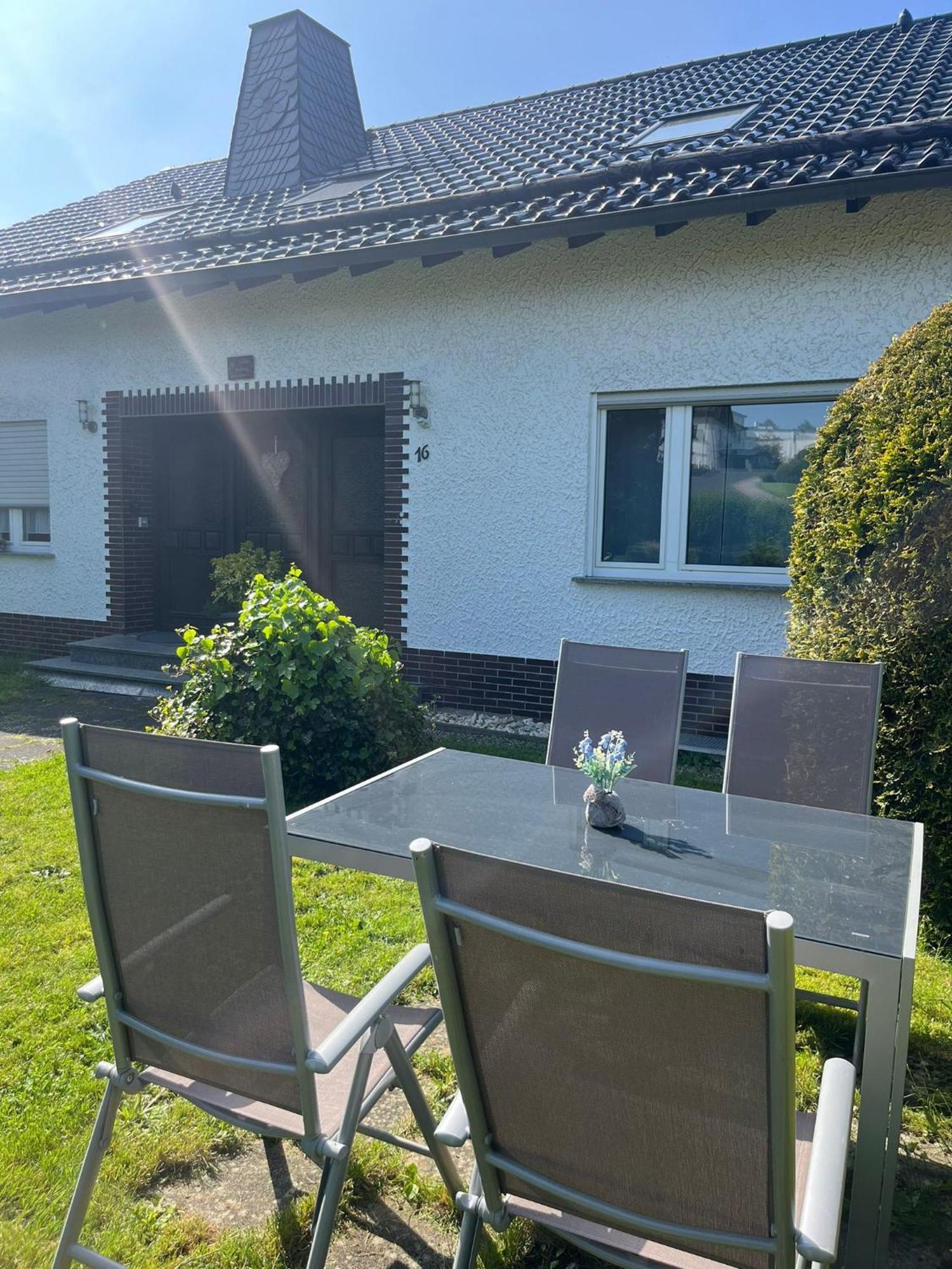 Fewo Hoheeifel, 1 Haus Mit 2 Apartments 5 Schlafzimmer In Kelberg Naehe Nuerburgring Стая снимка